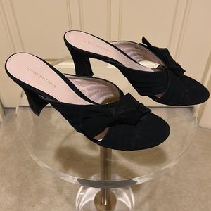 Stuart Weitzman Black Suede Heels. NEW 9N